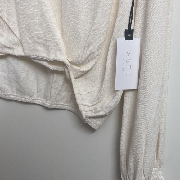 ASTR the label 💟 Women's Long Balloon Sleeve V-Neck Blouse Essex Faux Wrap Top - Picture 6 of 7